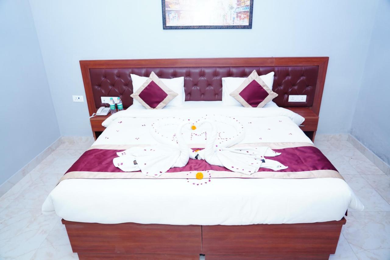 Expomart Inn Greater Noida Exterior photo