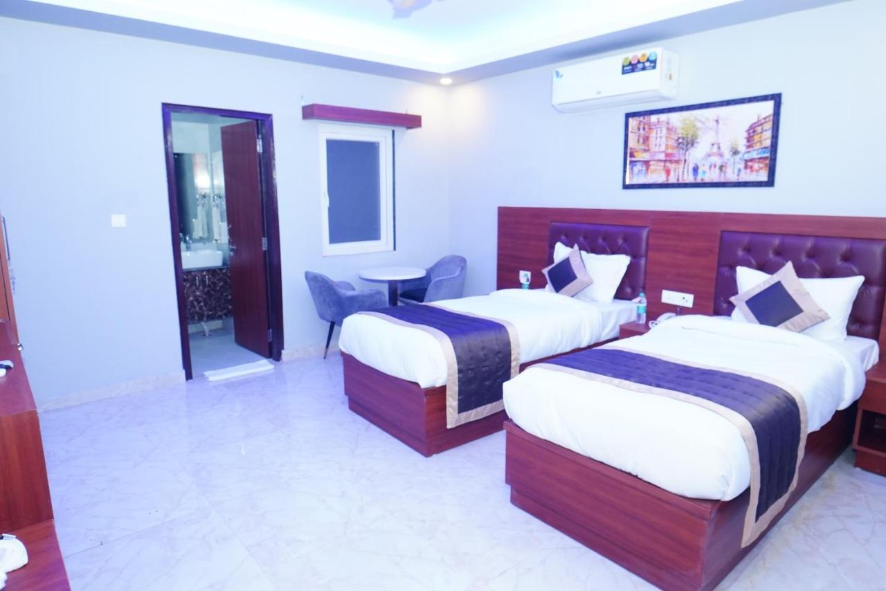 Expomart Inn Greater Noida Exterior photo