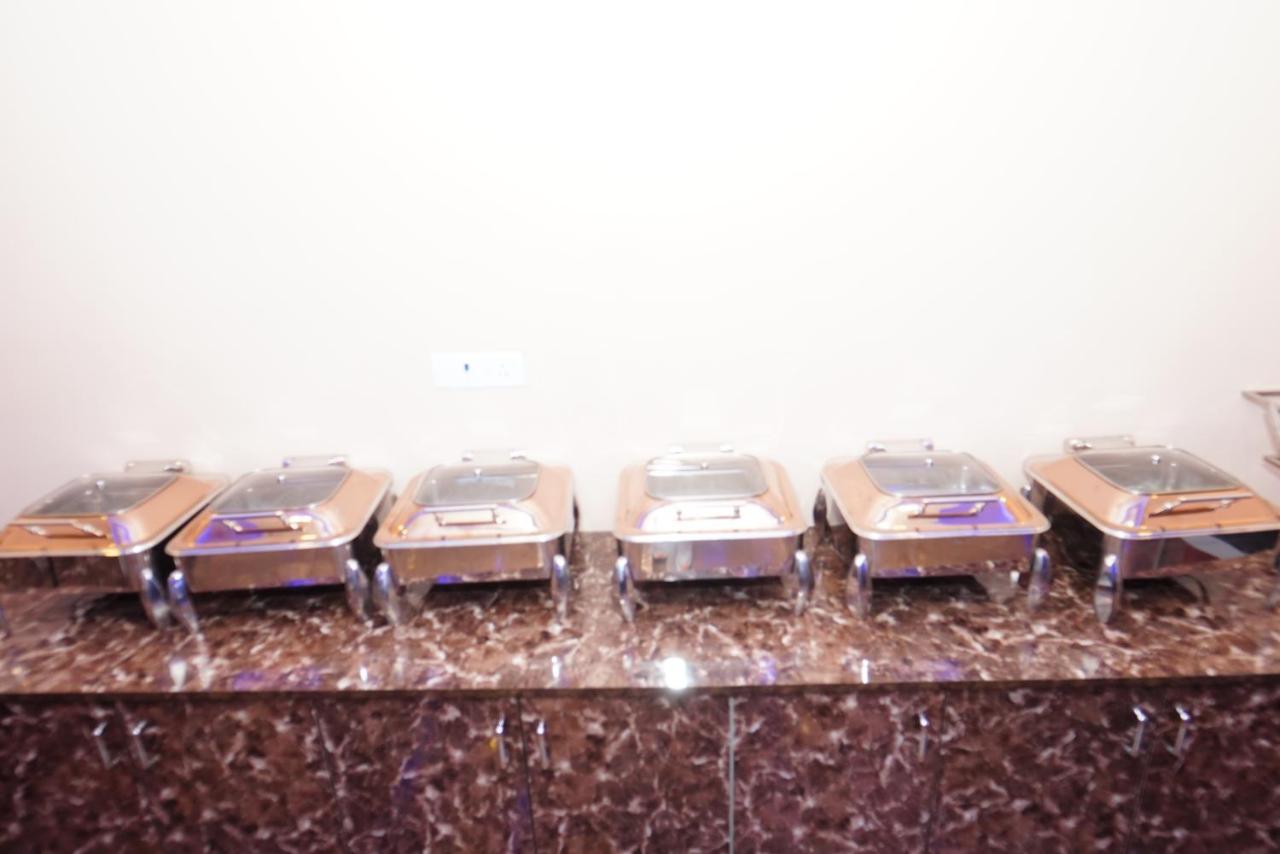 Expomart Inn Greater Noida Exterior photo
