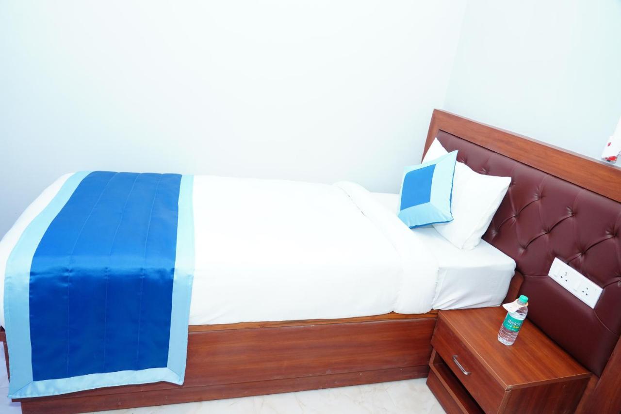 Expomart Inn Greater Noida Exterior photo