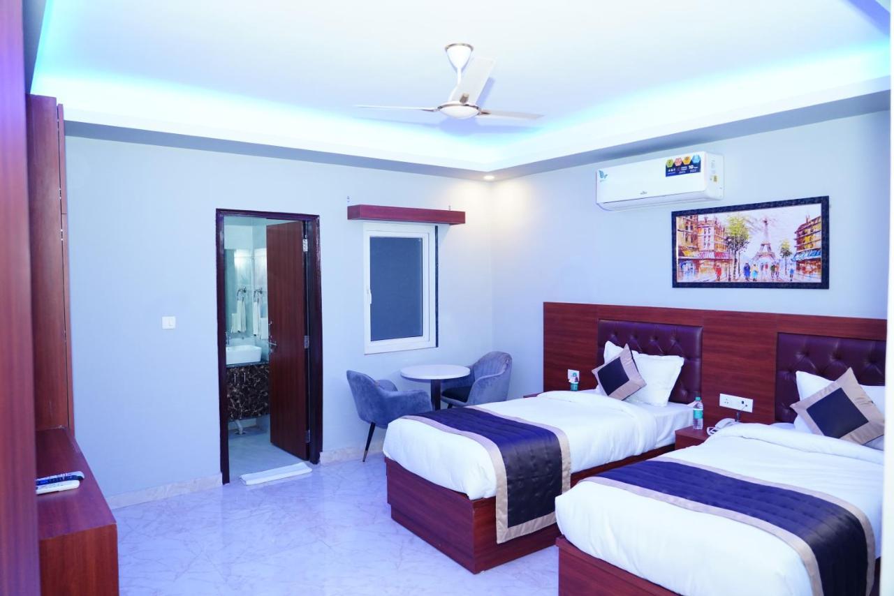 Expomart Inn Greater Noida Exterior photo