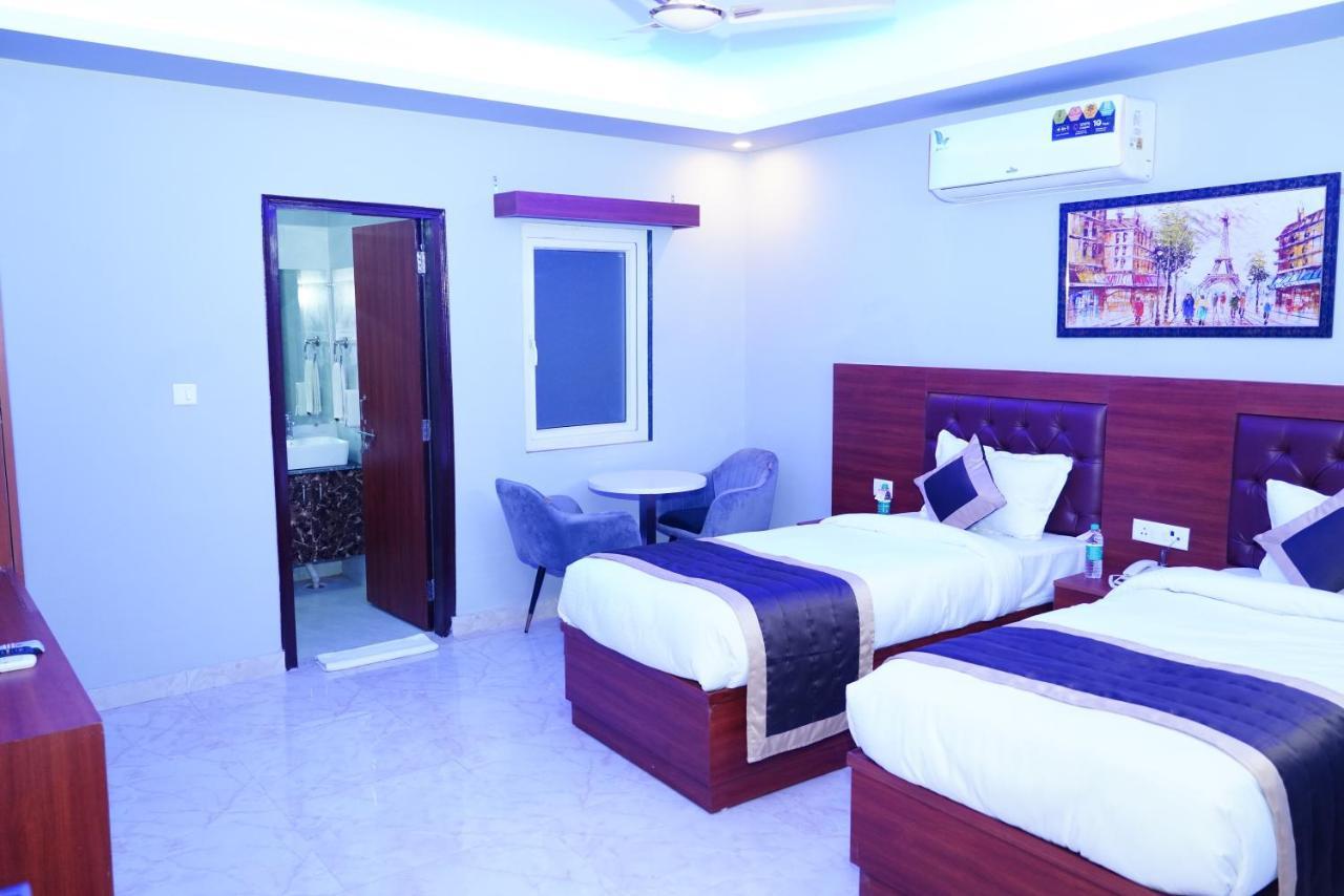 Expomart Inn Greater Noida Exterior photo