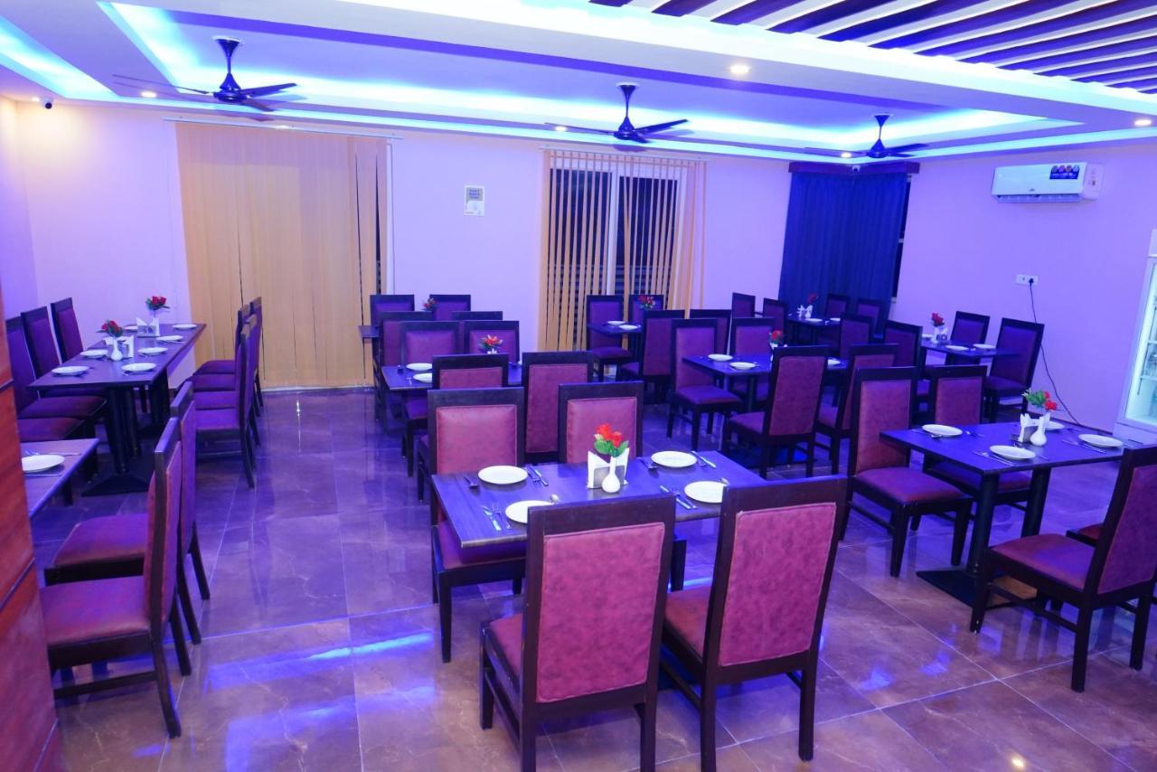 Expomart Inn Greater Noida Exterior photo