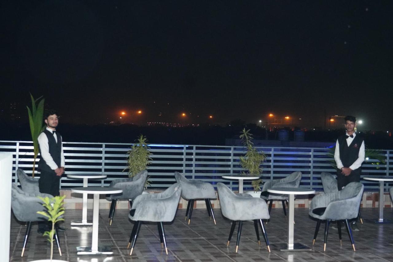 Expomart Inn Greater Noida Exterior photo