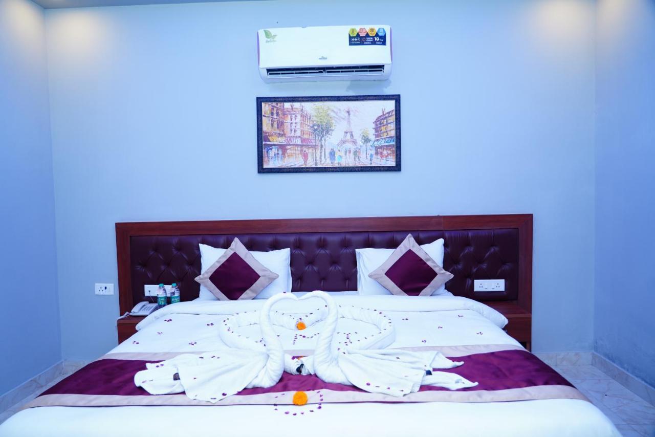 Expomart Inn Greater Noida Exterior photo
