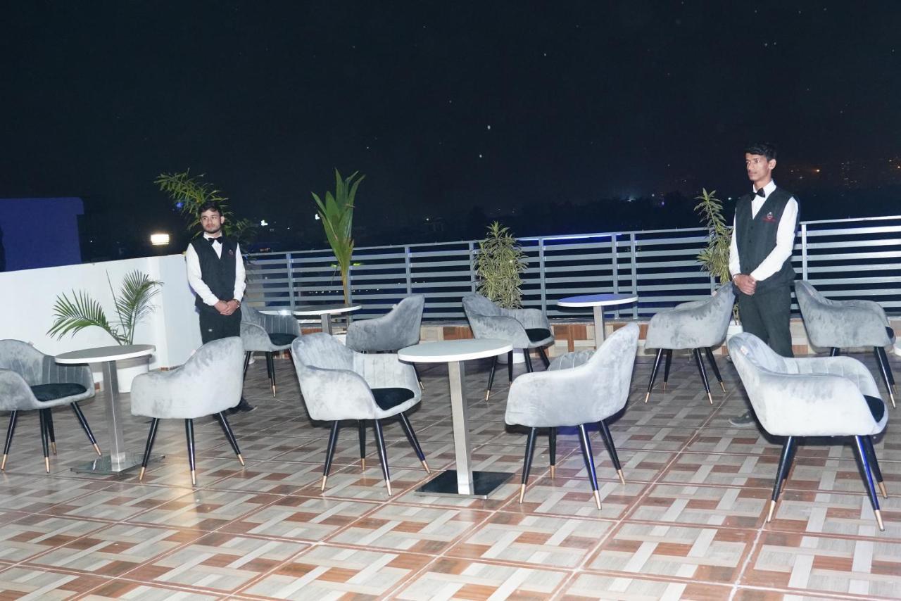 Expomart Inn Greater Noida Exterior photo