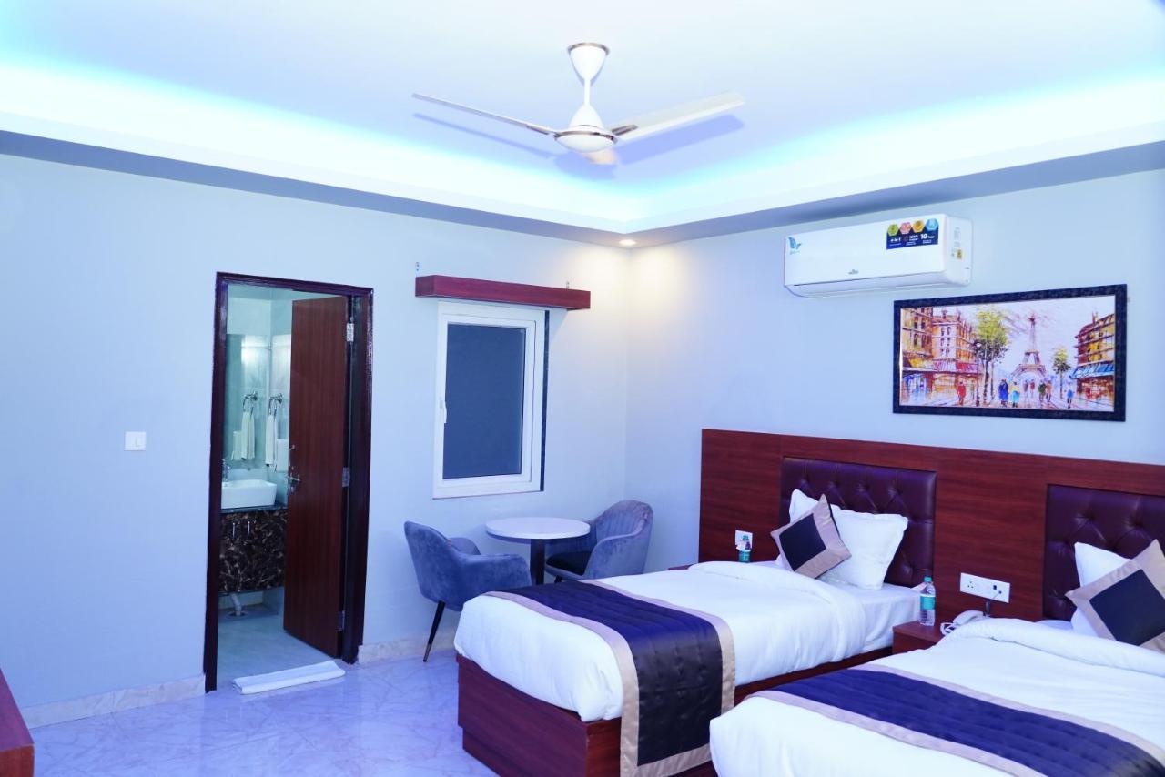 Expomart Inn Greater Noida Exterior photo