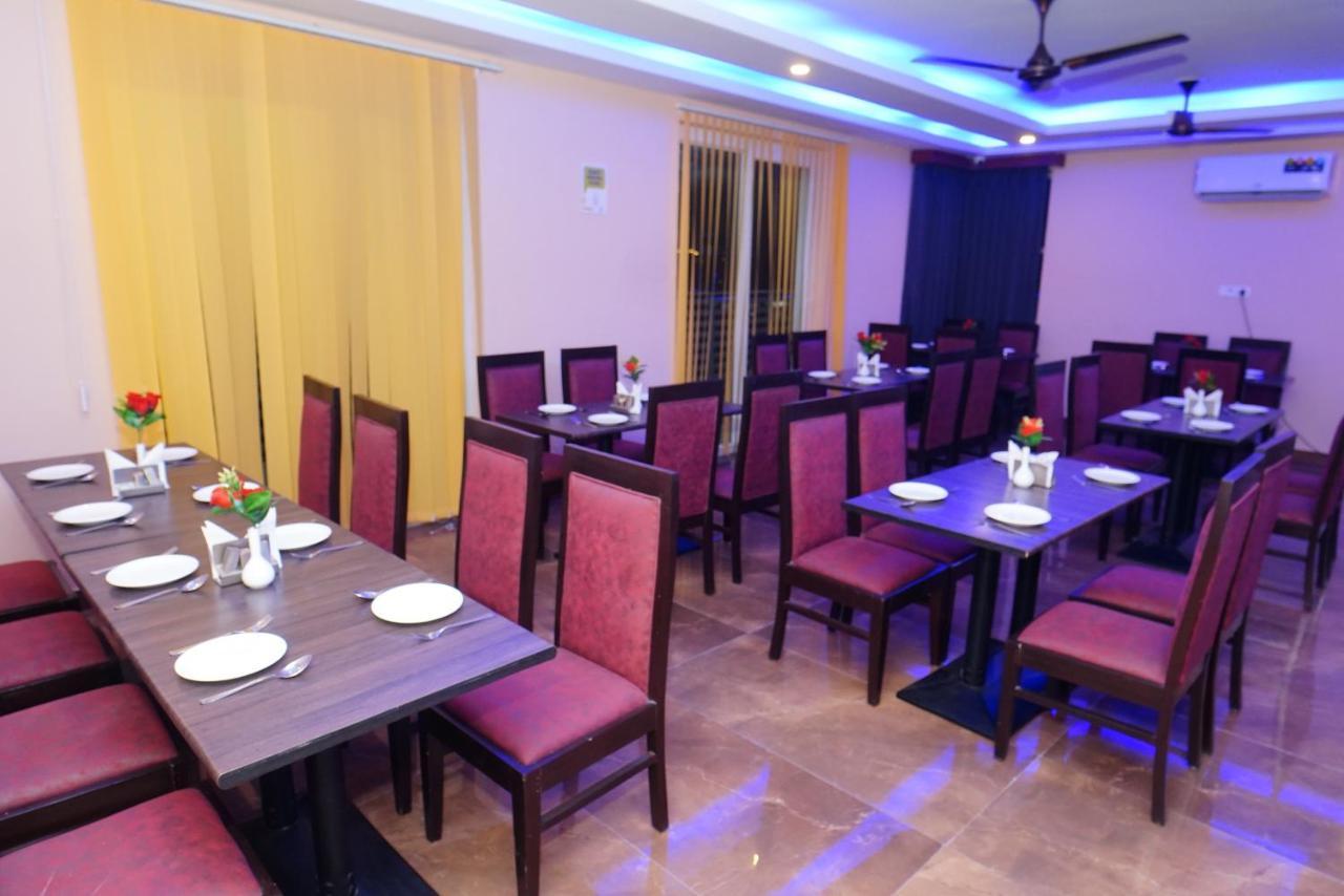 Expomart Inn Greater Noida Exterior photo