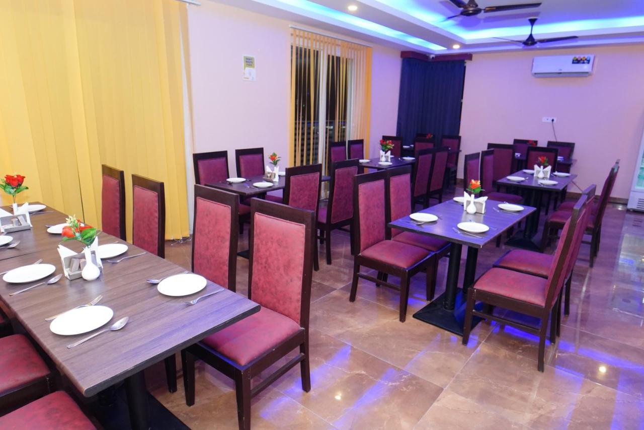 Expomart Inn Greater Noida Exterior photo