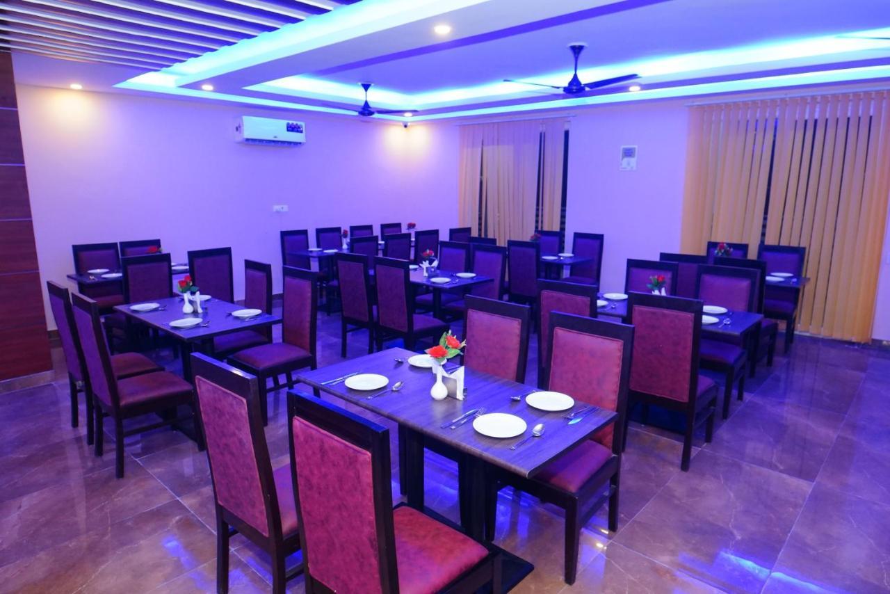 Expomart Inn Greater Noida Exterior photo