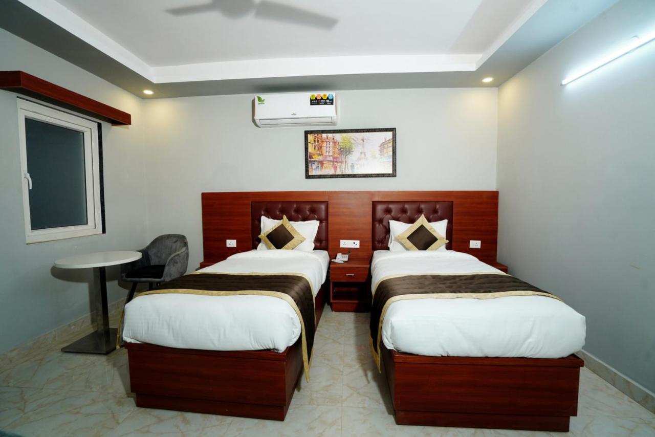 Expomart Inn Greater Noida Exterior photo