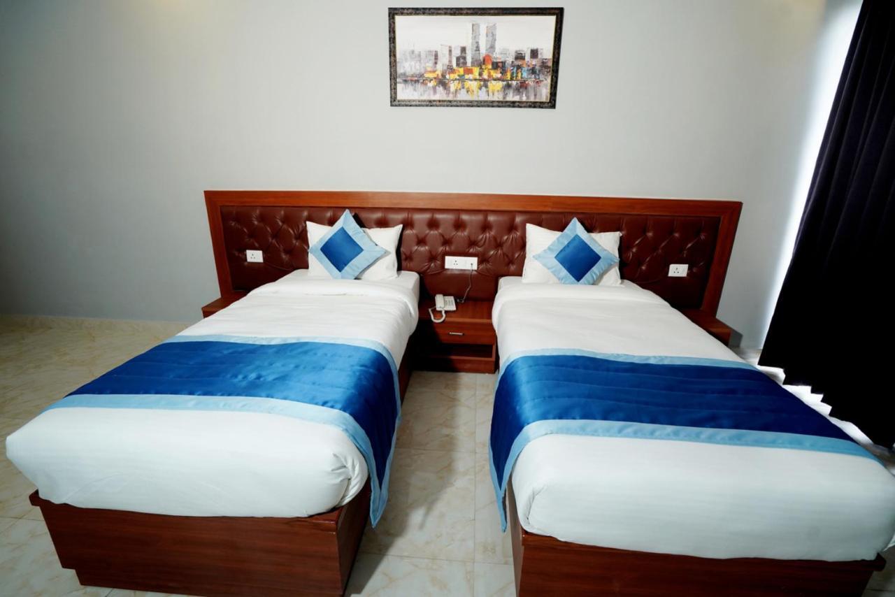 Expomart Inn Greater Noida Exterior photo