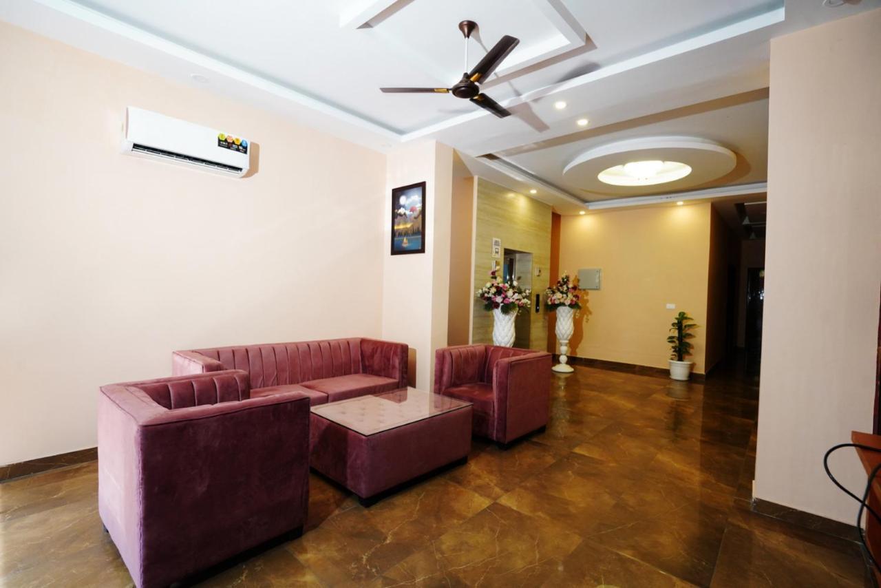 Expomart Inn Greater Noida Exterior photo