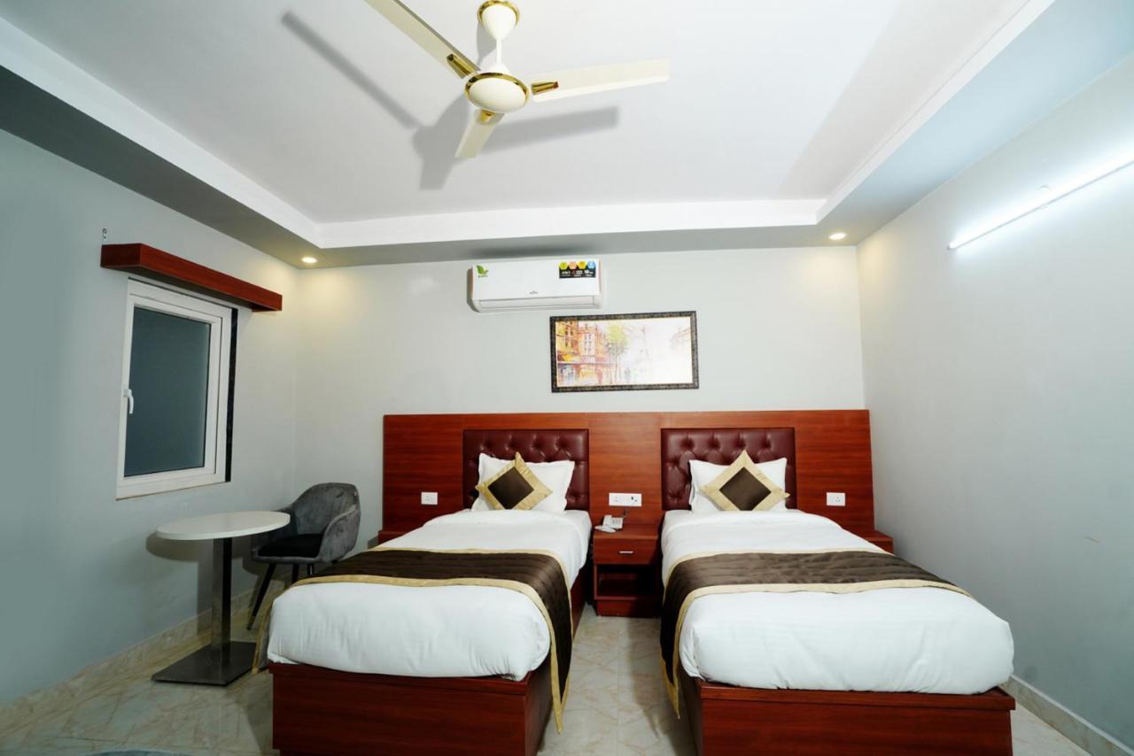 Expomart Inn Greater Noida Exterior photo