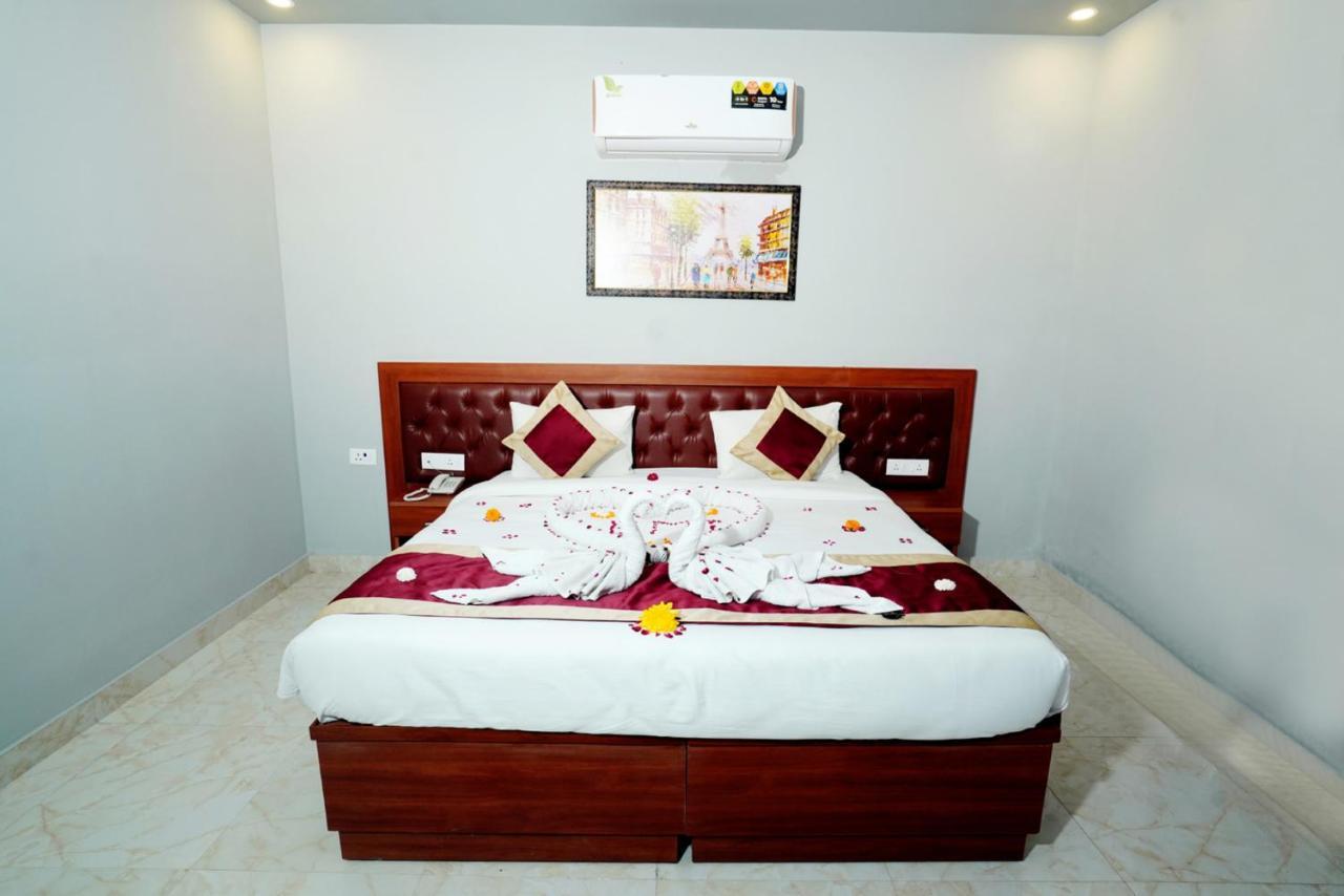 Expomart Inn Greater Noida Exterior photo