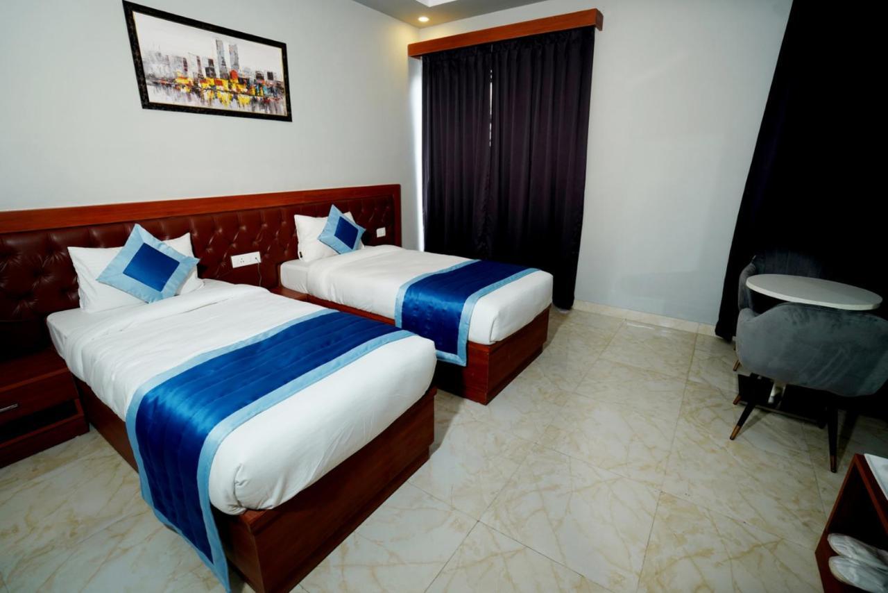 Expomart Inn Greater Noida Exterior photo